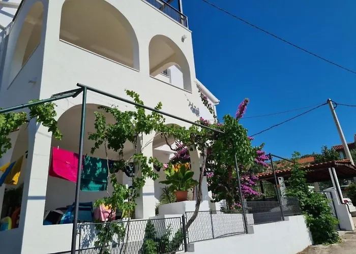 Lilac Lägenhet Trogir